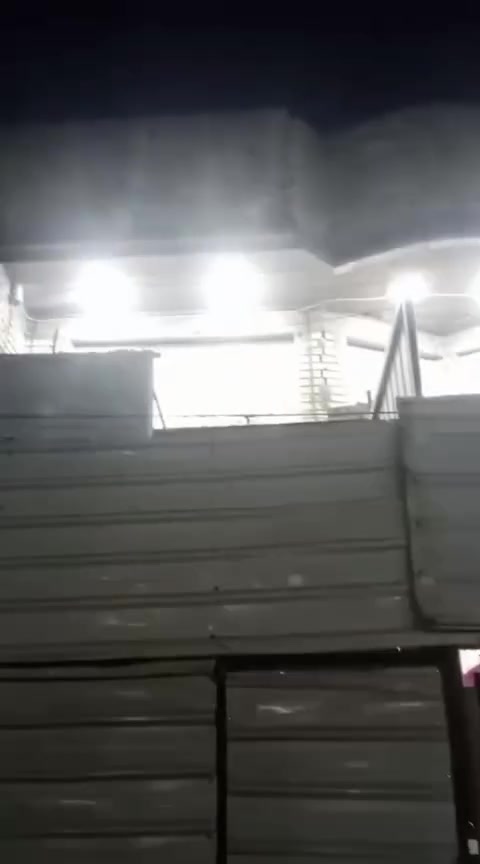 بيت للٔايجار طابق ثاني معزول تمامًا عن الطابق الأراضي مساحة ١٠٠ متر  مربعه يحتوي على غرفتين وحولي ومطبخ وخدمات صحية ومع بيتونه ومخزن وسطح العنوان أم نجم  خلف مول زيتونه بالقرب من مدرسة الأبداع الاهليه للاستفسار الإتصال على الرقم ***********
