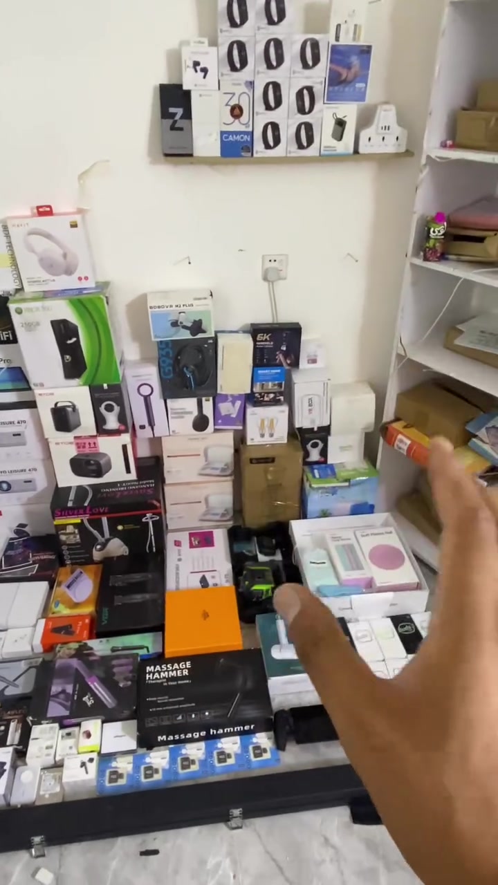 باوع عل بضاعه زين شلعه اكثر من ٥٠٠ قطعه 

اجاوب فقط وتساب 
***********
