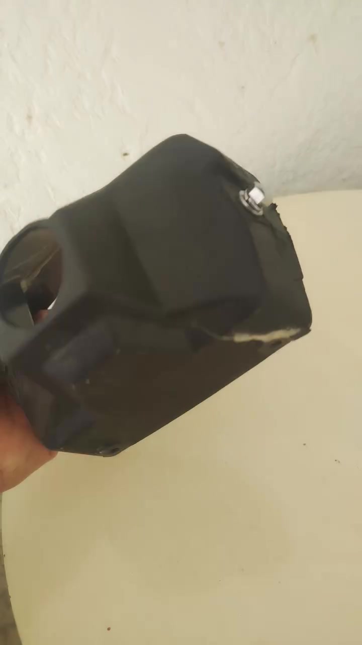 سلام عليكم قاعده مال لايت مال ٢٥ بيها كسر و مصلحا احسن من جديده راجعه للبيع ب 20 مكاني بيجي رقم ***********
