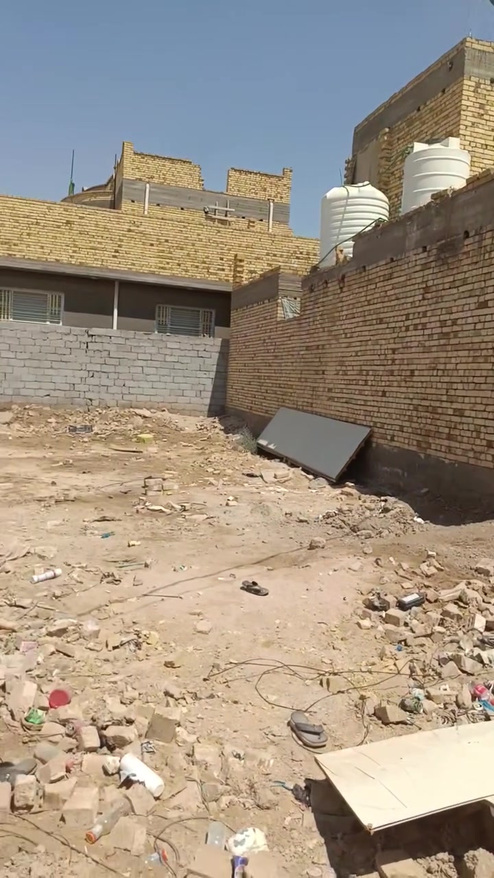 قطعه للبيع زراعي مساحه 200 متر 
خلف بانزين خانه حجي عبد الحسن ملاغي قريبه عله شارع بني زيد متوفر ماء كهرباء مجاري سعر مناسب تصال عله هاذه رقم ***********
