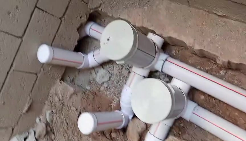 عبد تأسيس صحيات عامه مي مجاري تأسيس بي نضام طرق الحديثه في كركوك ***********
