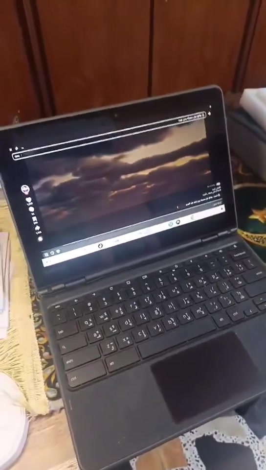 للبيع: لابتوب Lenovo 300e– عملي ومقاوم للأعمال اليومية
إذا كنت تدور على لابتوب متين، عملي، وشاشته واسعة ومريحة للعين، فهذا الجهاز خيار ممتاز يجمع بين الأداء والتكلفة الاقتصادية!

​⚙️ المواصفات الفنية:

​الماركة والموديل: لينفو

​المعالج: Intel Core i5 (الجيل الرابع - فئة U الموفرة للطاقة)

​الذاكرة العشوائية (RAM): 8 جيجابايت DDR3 (ممتازة لتعدد المهام)

​مساحة التخزالمهام 32جيجابايت HDD

​الشاشة: 12.5 بوصة بدقة عالية FHD (1920 x 1080)

​كرت الشاشة: Intel HD Graphics 2g sheard

​نظام التشغيل: ويندوز ايندرويد

​اللون: أسود كلاسيكي

​🎯 مجالات الاستخدام والاستفادة من الجهاز:

​الدراسة والتعليم الجامعي

​الأعمال المكتبية والإدارية

​البرمجة والتطوير الأساسي

​التصميم والرسم الهندسي البسيط (2D)

​الاستخدام الشخصي والترفيه

الملحقات: ماوس + جنطة + شاحنه 

نظيف 90٪
كل الغراض اصلية اجتي ويه اللابتوب

السعر 95الف
مكان الفلوجه قرب جامع التقوى.. 💎

للتواصل معى
