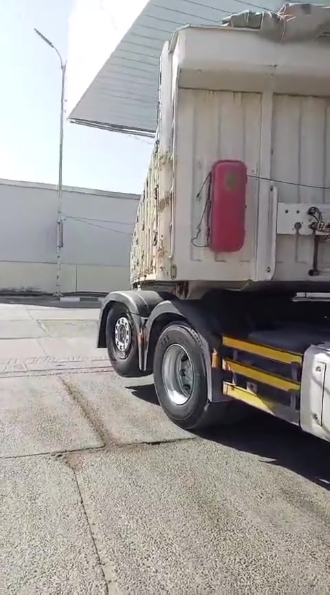 سلام عليكم اكتروس وحش ٢٠١٥فول مواصفات سكف ليزري عربانة جناب اربع محاور مذكورة بالسنوية ٣محاور الراس تخم تايرات العربانة تخم تاير بيهة زوجين نص عمر مكان السيارة بابل الحصوة مكلف بالنشر الاستفسار ***********/***********
