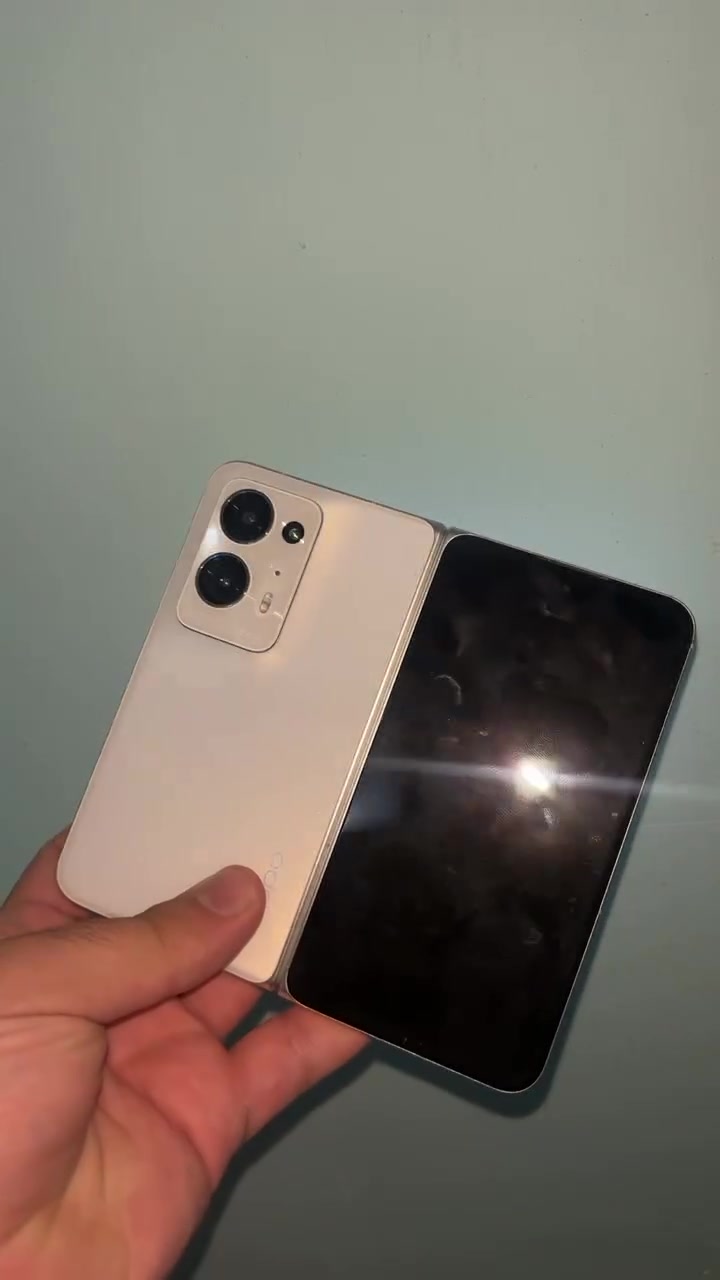 Oppo find n2 للبيع غني عن التعريف
بدون ملحقات ، نظافة عالية 
المكان بغداد 
سعر 750
***********
