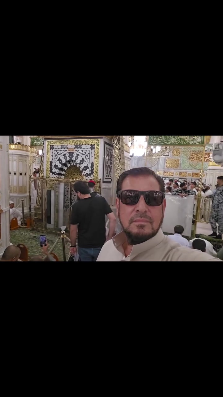 الحمد لله رب العالمين اكملت قافلتي اليوم دخول الروضة الشريفةللرجال والنساء وزيارة المزارات في المدينة المنورة أسأل الله القبول لجميع معتمرينا الكرام أخوكم خادم ضيوف الرحمن وصديق المعتمرين الحاج صلاح الدين التميمي 
وجبتي القادمة أن شاءالله نهاية شهر التاسع فعلى الراغبين أن يكونوا معي تسليم جوازاتهم بأسرع وقت ممكن ليتسنى لنا الحجز والفيزا للمعلومات الاتصال على الماسنجر او الوتساب او الرقم  ***********
ومن الله التوفيق
