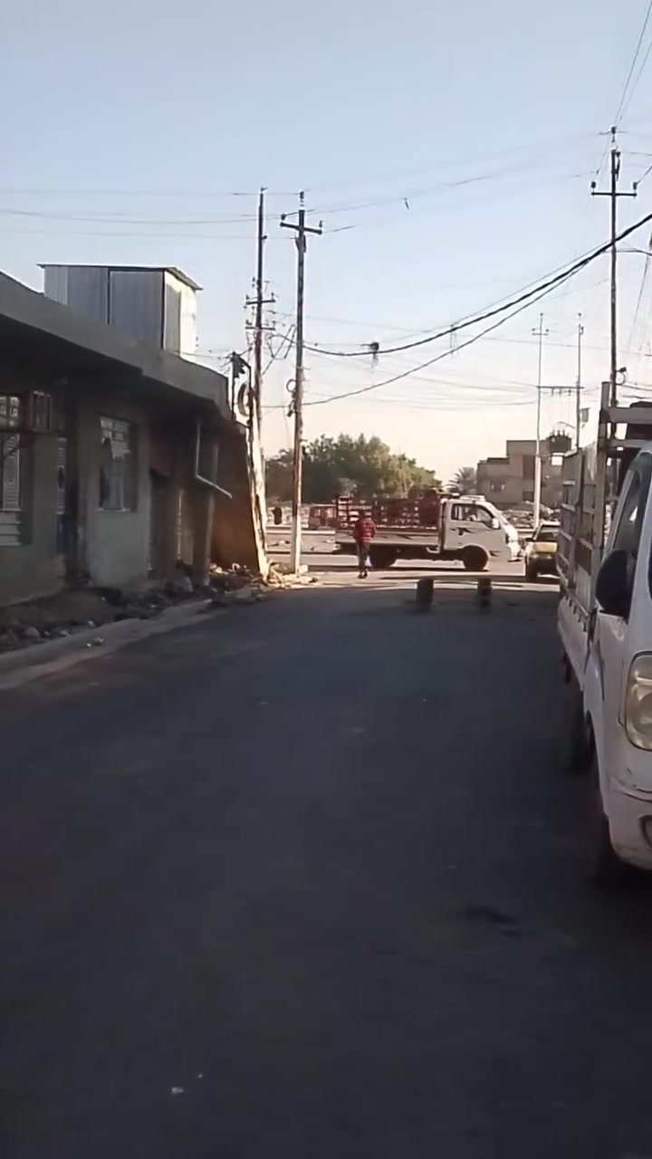 سلام عليكم بيت للبيع مساحته 100 مربع ثالث بيت بل الدونم شارع اوقريبا عل شارع خمسه كليو جاهز م كلشي اونضفيه الاستفاره تصال عل رقم ***********
