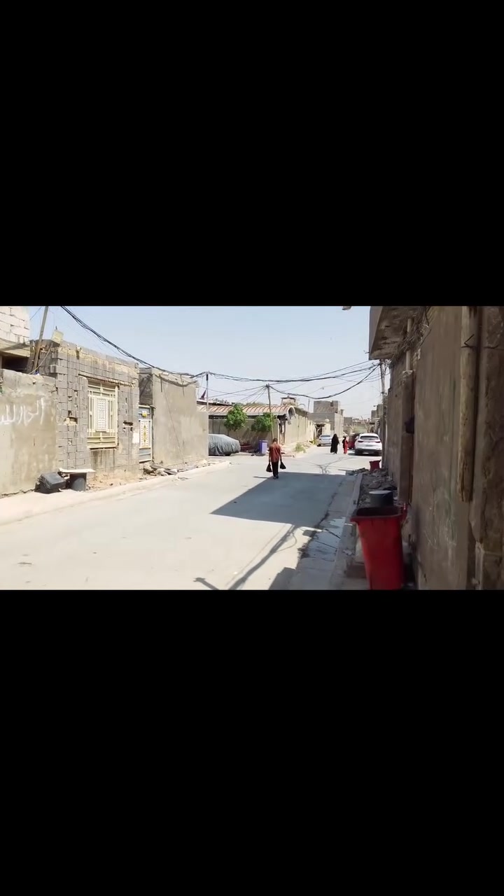 سلام عليكم مرخصت مدير لكروب بيت للبيع ميه مربع يحتوي علا استقبال سته باربعه وغرفه خمسه ب خمسه وصاله خمسه ب خمسه ومطبخ اربعه باربعه لبيت صب مسلح بنائه جديد مي كهرباء مجاري تبليط كله جديد عنوان لبيت ام الكبر شارع كوفي لصلطان يبعد عن شارع لعام ست أفرع ***********
