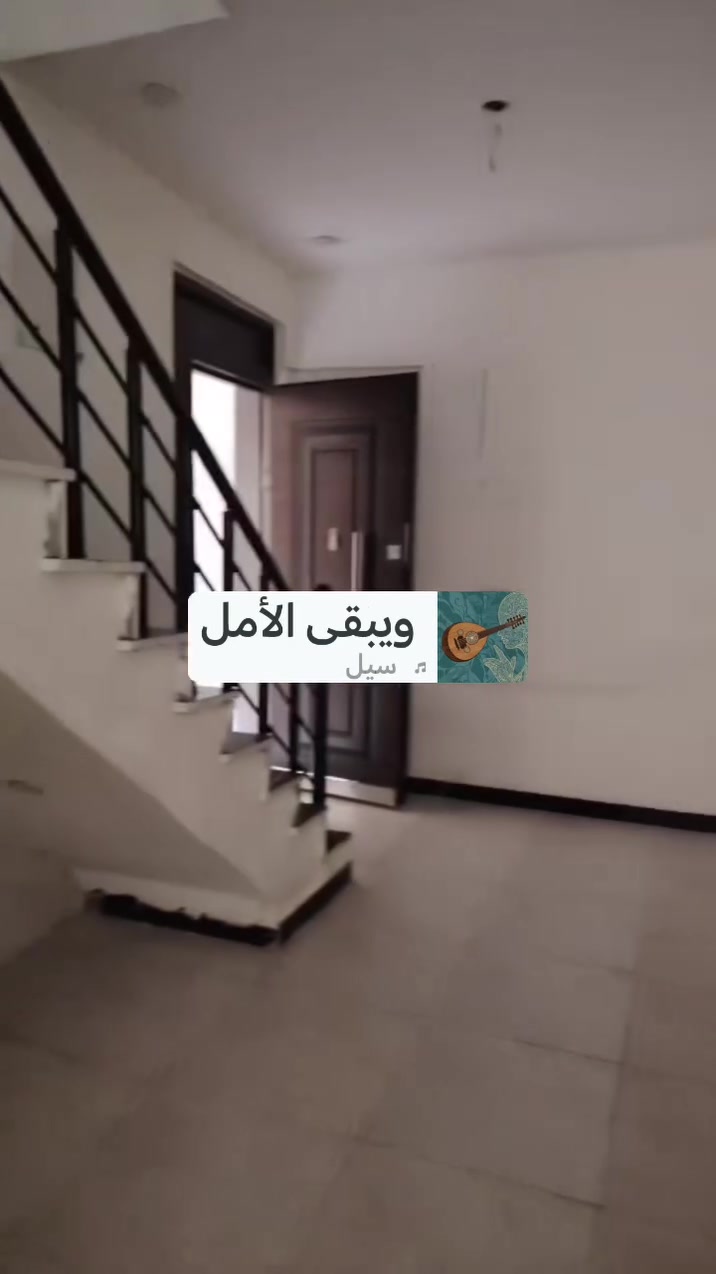 مشتمل الإيجار المساحه ٥٠متر ٣طوابق ٣نوم استقبال مطبخ خدمات بناء حديث وجديد فارغ وجاهز للسكن عنوان الدار حي الشباب خلف سوق اميمه *********** وتساب. *********** مكتب مينا للعقار يوجد لدينا عروض آخره اجارات وبيع.. عنوان المكتب حي الشباب شارع الرازي قرب روضه غندوره..
