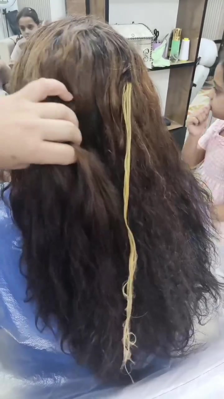 تخصيل على شعر متعدد الالوان وحنه 

صالون ڪوافيرة جنى 🤍
العنوان.. 
بابل _المسيب_حي المعلمين الاولى _فرع مطعم المعموري *
للحجز خاص او الاتصال على الرقم واتساب ***********
#متواجدين من الساعة 10صباحاً الى 6مساءً
#المسيب_حي_المعلمين #صالونات بابل
