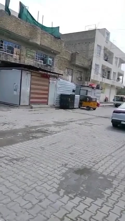 نصف قطعه للبيع بغداد مدينه الصدر قرب ساحه 55 قريب على شارع الأطباء شارع عريض موقع تلث طوابق السعر 195وبي مجال الرقم ***********
