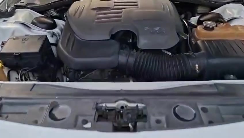 ٢٠١١ وارد خليجي شرط التحويل رقم شمالي مكينة ٢٠ تخم تاير جديد باتري جديد حدادة صار اسبوع اصلي مو صيني ادامه دسكات و ميزانية وبلنص يعني بوجهك للشارع
سيارة جاهزة شرط التحويل بيه قطعة مع بعض الملاحظات
رقم صاحب السيارة ***********
