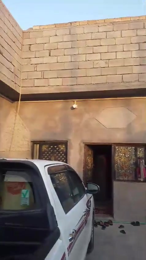 دار البيع زراعي 
بحي الأندلس بلزبير 

مساحه 175متر مربع  ركن 
يحتوي على غرفتين وصاله ومطبخ وديوان 

وصحيات وكراج 
البيت يحتاجله سراميك وسقف ثانوي 

يبعد عن شارع 500متر 
سعر 45مليون وبيه مجال 

ستفسار تصل ***********
