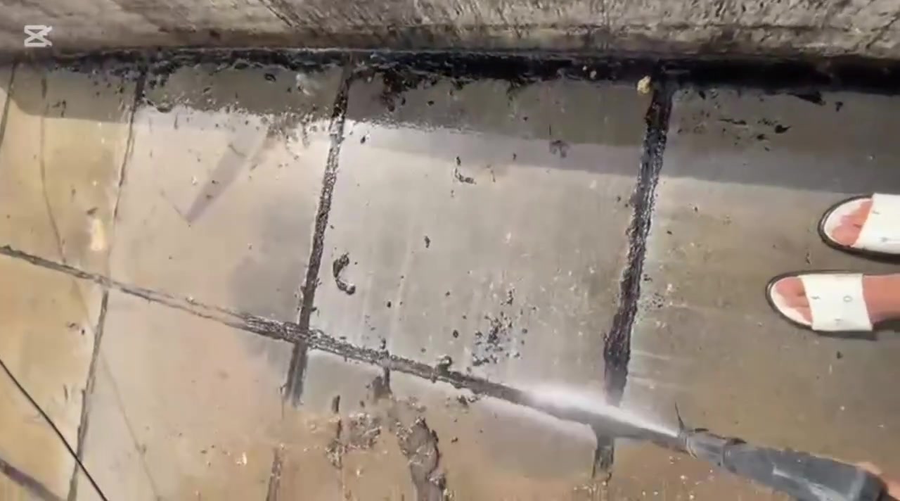 صيانه كافه الاصطح والبنايات 
تطبيك اشتايگر بأضافه عوازل أو بدون
حسب الطلب زفت ماستك برايمر 
جميع انواع العوازل كادر متكامل 
***********
***********

