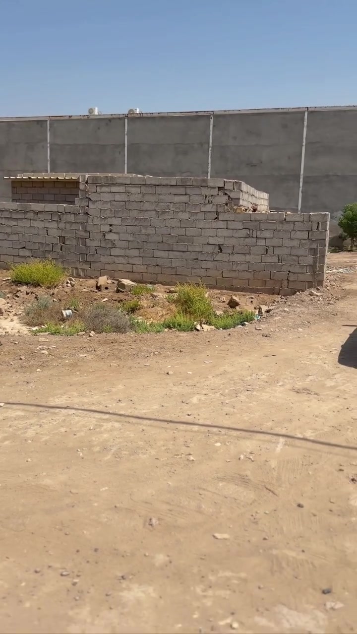 🏡 للبيع المستعجل – قطعة أرض مميزة في حي الأسرة 🏡

📍 الموقع: حي الأسرة
📐 المساحة: 100 متر مربع (10×10)
✅ الواجهة: 10 متر
✅ النزال: 10 متر

🔹 متوفرة كافة الخدمات:
✔️ ماء صالح للشرب
✔️ كهرباء
✔️ شارع بعرض 8 أمتار

📄 جنس العقار: طابو زراعي – سند 25

🔥 فرصة ممتازة للراغبين بالبناء أو الاستثمار.
💰 بيع مستعجل بسعر مناسب.

📞 للاستفسار والمعاينة:
مكتب عقارات أيسر الجحيشي
📍 حي العسكري – شارع حكمت – مقابل بيت حكمت القديم
📱 ***********
📱 ***********
