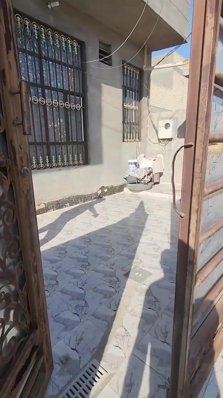 السلام عليكم 
دار سكن للبيع بالطهمازية مساحه ١٦٥ ملك صرف زراعي 
خدمات كامله تبليط مي كهرباء مثل ما موضح بالفديو سعره ٧٥ مليون *********** فرع رشاد
