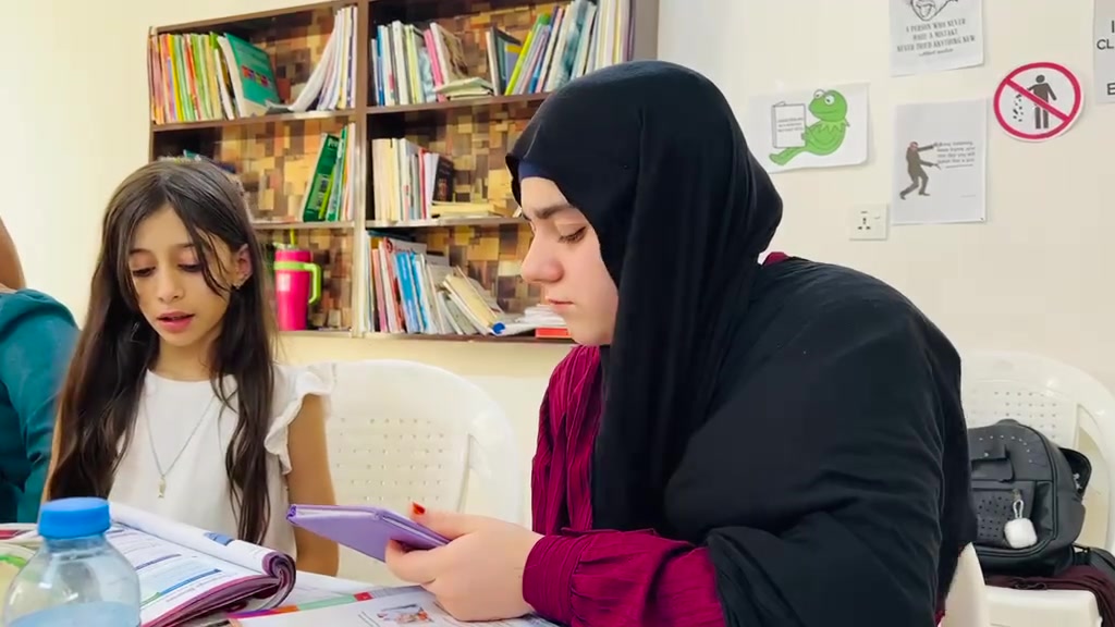 فەرهەنگی چەمچەماڵ بۆ فێربونی زمان و مەنهەجەکانی قوتابخانە.
ناونیشان:گەڕەکی مامۆستایان نزیکەی جەبار جەڕاح.***********
