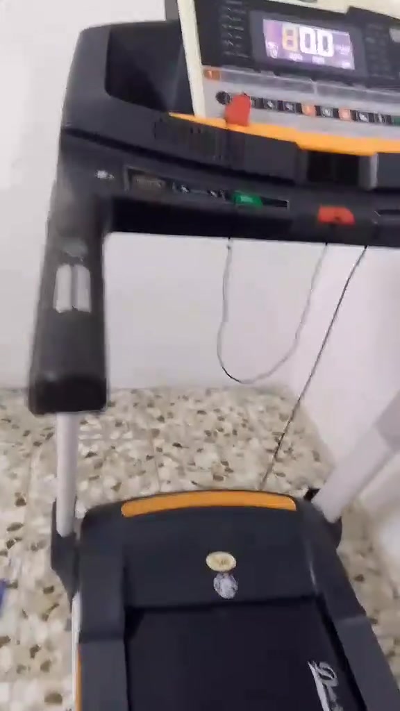سلام عليكم جهاز جري جديد ستخدام شهر وزن 120بغداد مدينه الصدر ***********
