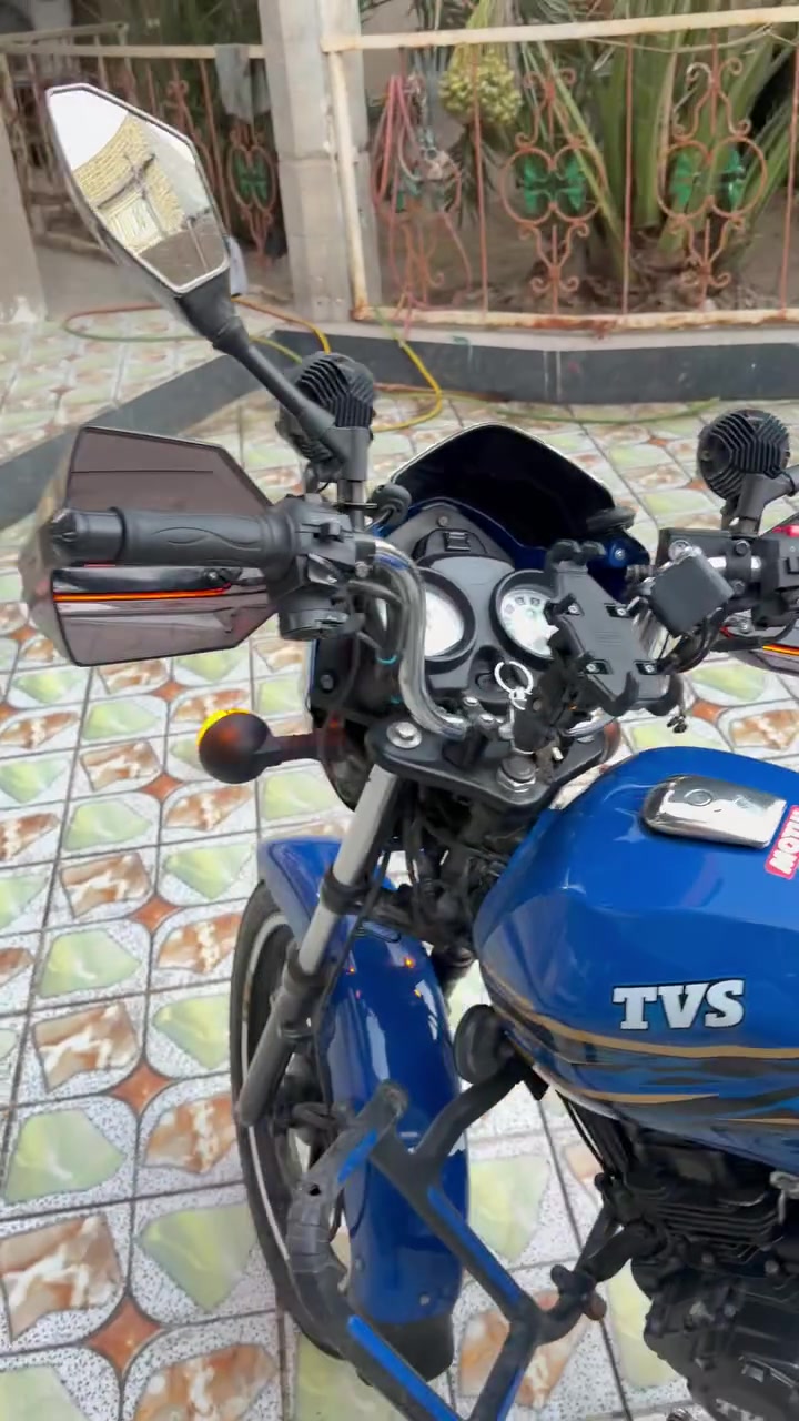 دراجه TVS موديل 2024 دراجه مكفوله من الحوادث المكينه مجفته الدراجه نضيفه كما موضح بالصور والفيديو سعرها مليونين وبيها مجال للشراي رقم سنويه العنوان البصره حي المهندسين 
رقم الهاتف :***********
