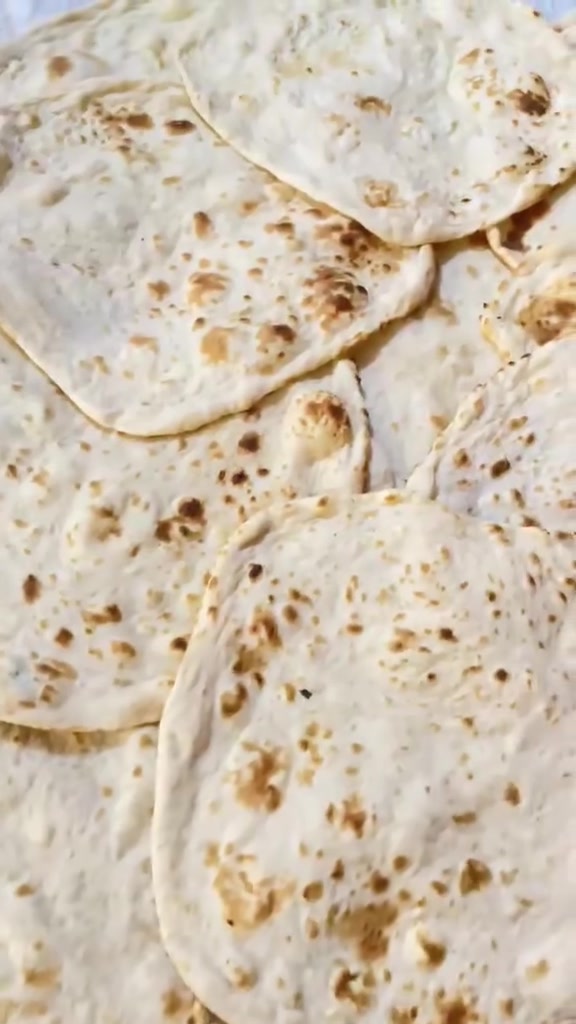 خبز حار • خبز سمسم • توصيل بابل