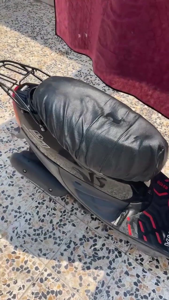 سلام عليكم
دراجه يوماها
اوراق دراجه حلوه ونظيفه 
كله شغاله كهربائيات
سلف لايت اسطاب 
كيلو متر كله شغال
بيه صوت اكسن خفيف 
سعر350 بيه مجال 
***********
