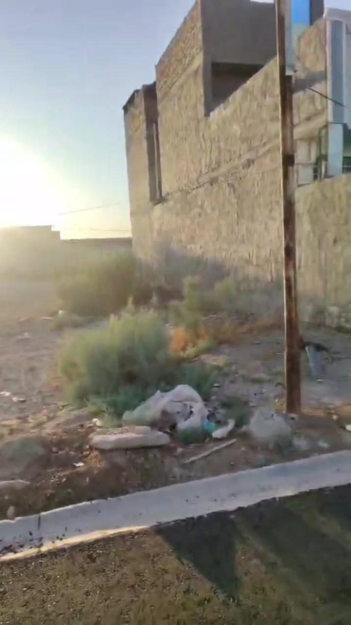 سلام عليكم ١٠٠ متر 5 العرض ونزال
20 فرعه گبار  عينكم  قرب شارع عشرين اليودي عله نهايت الفورتات  كهرباء ومي ومجري    بسمي تتكاتب ويه ابو لكاع نفسه ...   ***********
