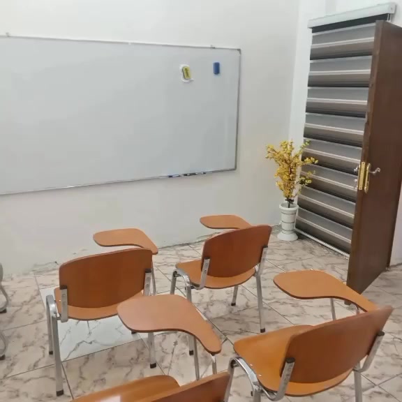 قاعات مكيفة • كاميرات مراقبة • لجميع المراحل