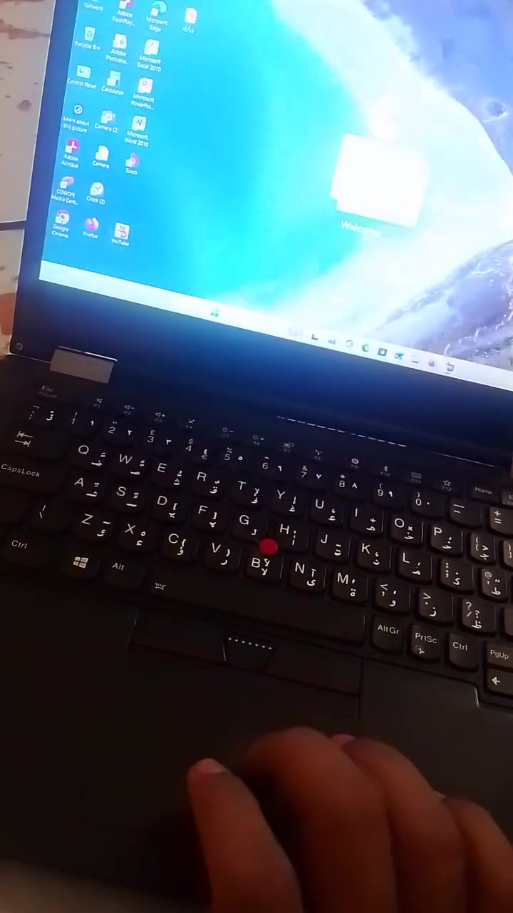 سلام عليكم حاسبة هية لابتوب وهية لا ايباد البيع 
مواصفات 

لاب توب 

X380 yoga

Cpu core i5 

Ram 8 

Ssd 256 G 

حجم 14 شاشة لمس قلاب
جيل ثامن 
 
سعر 350الف بيها مجال بصيط تواصل اما على خاص او وتساب ورقم ***********
