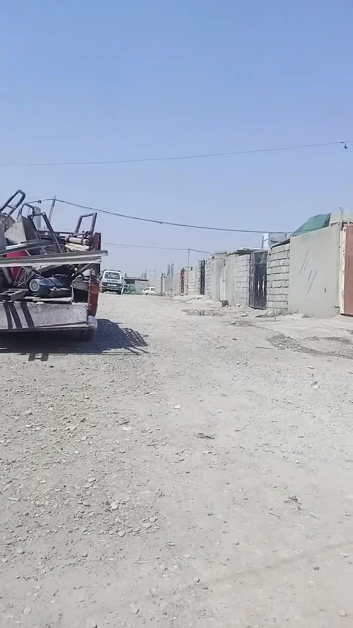 السلام عليكم  يوجد بيت في الهرمات الخامسه  
مطبخ وستقبال وحمام مصبوبات غرفتين جينكو 
السعر 20 وبي مجال للستفسار ***********
