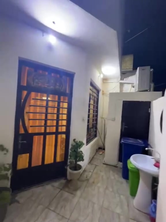 بيت للبيع طابو زراعي سند 25  بناء حديث الشرطة الخامسة قرب   الدعم الالوجستي مساحه 100 متر. طابقين. 4غرف نوم مدخلين و2خدمات واجهه 6 البيت  سعر مناسب  135 وبي مجال للاستفسار اتصل على الارقم ***********
