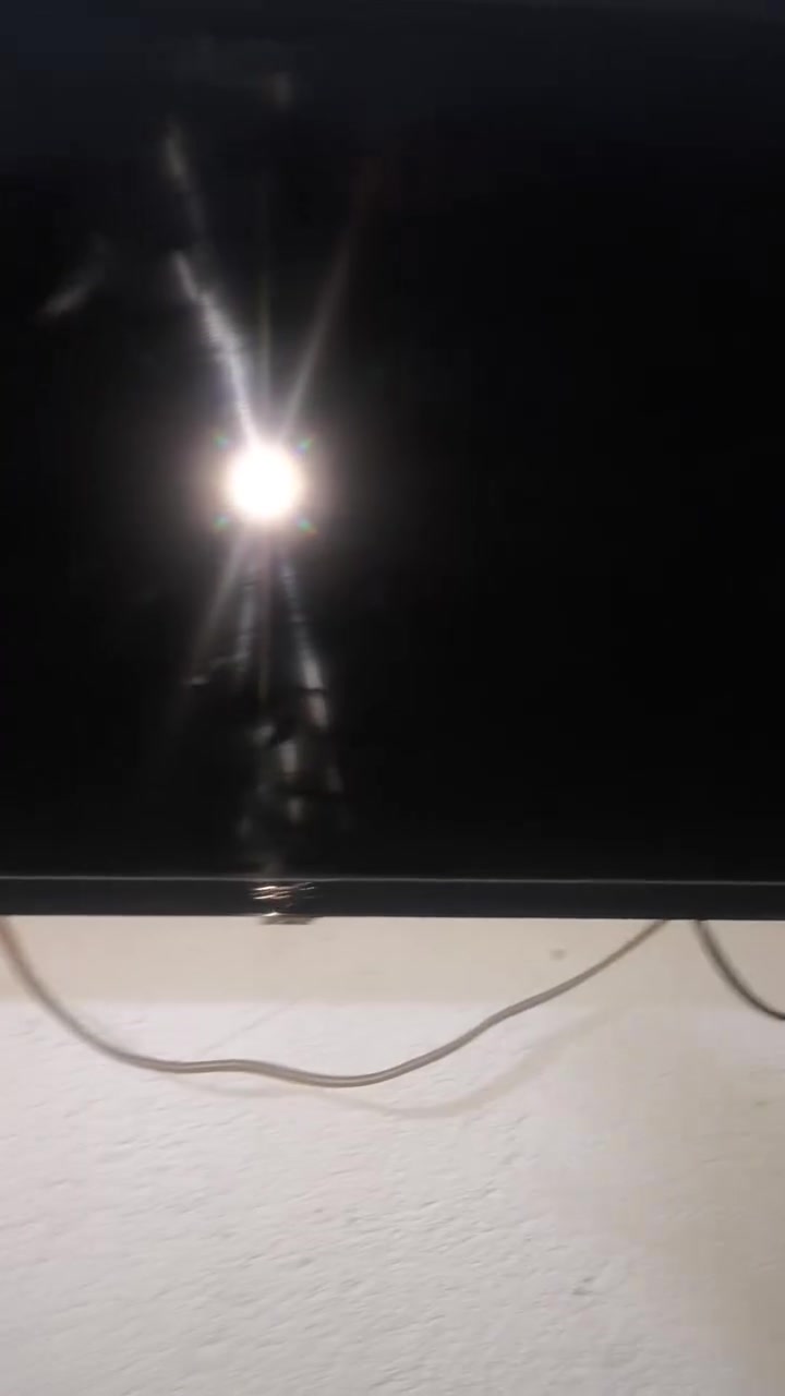 بلازما حجم 32 بعد هي نظافه فول 100% سعرها 100 شوفه عينكم بالتصوير متواجد واتساب اللي يحب يراسلنا عليها خدمه الطيبين ***********
