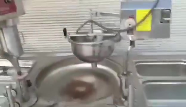 للبيع للبيع مكينه تركيه مزدوجه خاصه بالعوامه اللقيامات والباميه المكينه تركيه مكانها الناصريه مركز المدينه للتواصل والاستفسار الاتصال ***********
