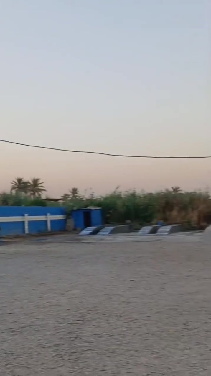 السلام عليكم
محطة غسل متكامله ما ناقصها اي شي للبيع 
3 رمبات وحوض ماء 6في 6 وارتفاع 3
تاروسه ايطاليه وصوندت هوه كتان 
مولد كيا شغال نضيف 
ماطور ماء ظاغطه الاصلي مو لصيني 
الغسل شغال خير من الله اجار الغسل 300 الف
المكان شارع كصيبه قرب السكلات 
***********
السعر 12 مليون
