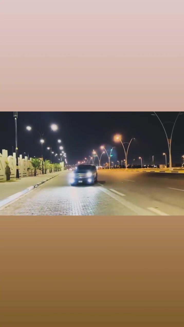 السلام عليكم تاهو للبيع طويله موديل 18 كفاله عامه السياره من الدعاميه للدعاميه كفاله سياره جديده مقلفه نانو كلها السعر ثلاث شدات رقم الهاتف***********
