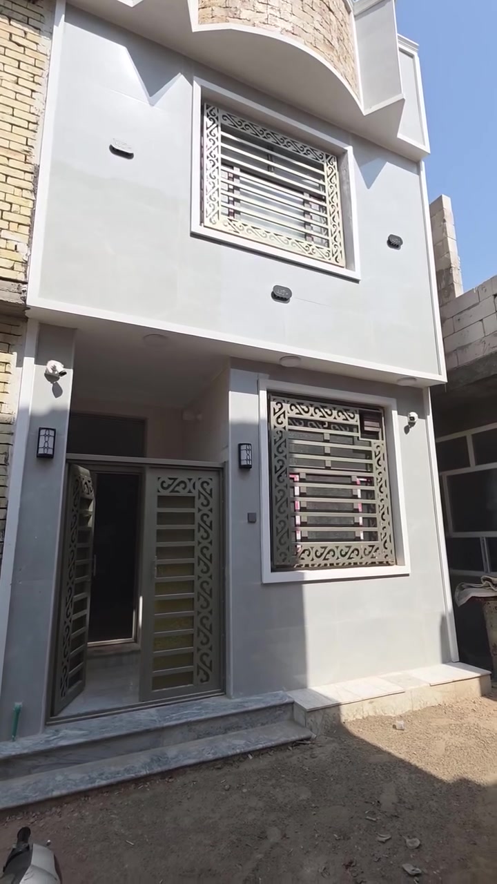 السلام عليكم للبيع بيت ٥٠ متر طابقين سند٢٥ في كربلاء حي العباس عامود ١٢سايد الدخول إلى كربلاءالسعر ٧٨وبي مجال
للتواصل ***********
