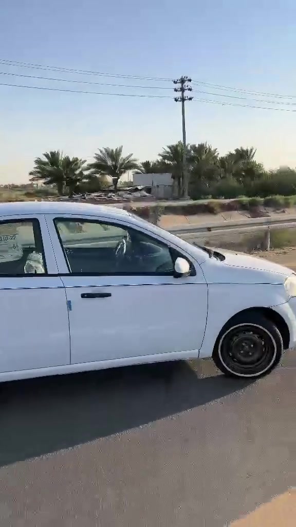 اڤيو موديل 2015 خليجيه مكينه 1600. بيه صبغ قطعتين  رقم قادسيه  او جاهزه السياه تبريد مكينه كير حداده هم زينه  سعر 69 او بيه مجال قليل او مراوس هم ترهم حسب القناعه‏ مكان نجف كوفه 
‪***********‬‏
