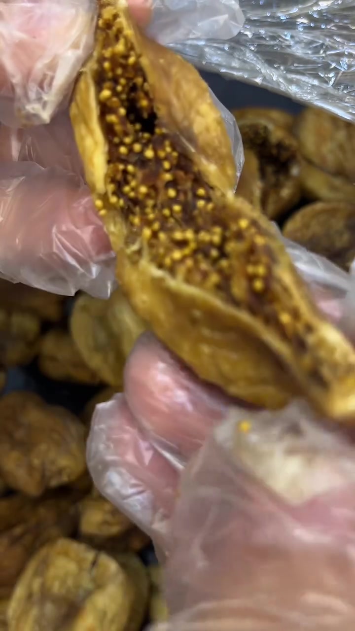 ز

تين تركي عرموطي 🇹🇷✨
طعم حامض حلو… وقوامه لذيذ، اختيار مرتب لمحبي الفواكه المجففة 😋

أهم الفوائد:
• يحتوي على ألياف غذائية تساعد على الهضم
• مصدر لبعض المعادن مثل البوتاسيوم والكالسيوم
• يحتوي على مضادات أكسدة
• يعطي طاقة بسبب السكريات الطبيعية

📍 العنوان: الكوت – واسط – كرزات تيمو
📲 للاستفسار والطلب: راسلونا على الخاص أو واتساب

#تين_تركي #تين_عرموطي #فواكه_مجففة #كرزات_تيمو #كرزات #حلويات #مكسرات #الكوت #واسط #العرا
