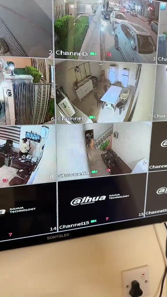 بعض النصائح بخصوص عدم وضوح الصورة في جهاز KVM احم نفسك و احفظ حقك من خلال تركيب كاميرات المراقبة الذكية ! حافظ على منزلك, محلك, شركتك, عيادتك من خطر السرقة او المشاكل المفتعلة. ✅ نوفر كاميرات مراقبة من مختلف البراندات والنوعيات. ✅ خدمة صيانة و تنصيب الكاميرات. ✅ يوجد خدمة توصيل/ نقليات لجميع انحاء العراق. للتواصل: واتس اب: *********** واتس اب: *********** العنوان: بغداد/ الكرخ/ حي الجهاد #dahua #imou #Hikvision #cvv #security_camera 
