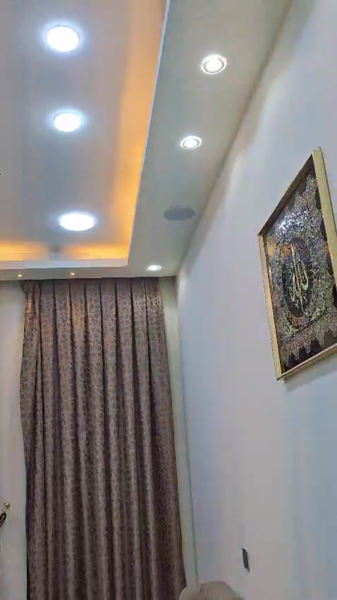 بيت للبيع شارع 60 زرعي 100 م سعر 160  بناء حديث طابقين 4 غرف نوم
للتواصل واتساب سا
***********