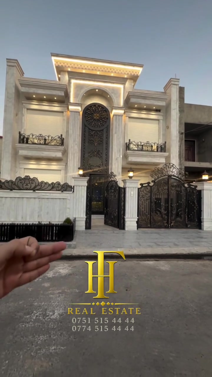 بيت للبيع سيدو بارك 200 متر كبس مرمر يحتوي على حديقة رسمية كدام البيت وكراج رسمي  غرفة طابق اول أربع غرف ماستر سويت وغرفة خدامة طابق ثالث  البيت صفر زيرو ممسكون للأستفسار  الاتصال او واتساب***********
