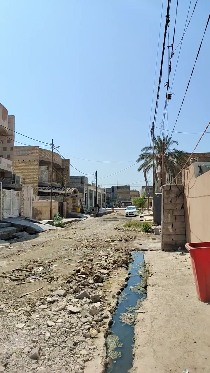 الدار للبيع مساحه 200 متر 3 مشتملات 
شارع السايدين المختبر والصيدليه اليسرا الجديده 
الاتصال 👇🏻
***********
