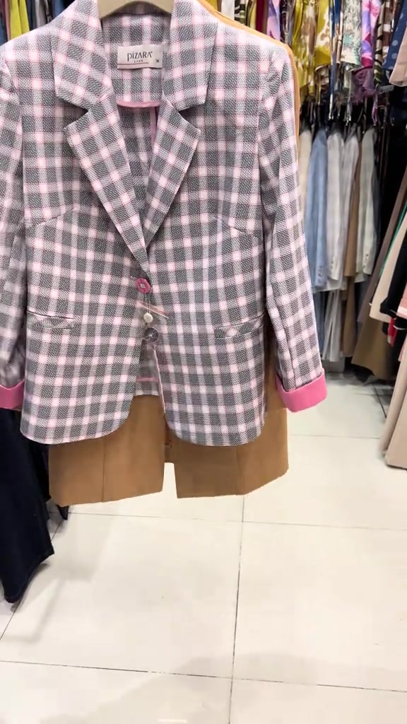 ‏4T4 Fashion تخفيضات…تخفيضات 🔥 العنوان: الحارثيه _بغداد مول / الطابق الاول مقابيل Lc                   المنصور مول/ الطابق الارضي  توجد خدمة التوصيل في بغداد وجميع المحافظات🚕🚕 🌸للاستفسار ارسال رسالة للبيج اوالاتصال بالرقم ***********🌸 #اكسبلور #فاشن #fashion  #ترند #الشعب_الصيني_ماله_حل😂😂 
