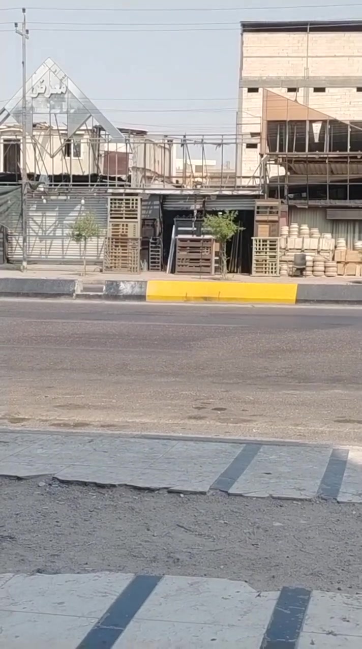 معرض المصطفى لبيع الأبواب والشبابيك البصره القديمه مجاور شركة دبي 
هاتف ***********
