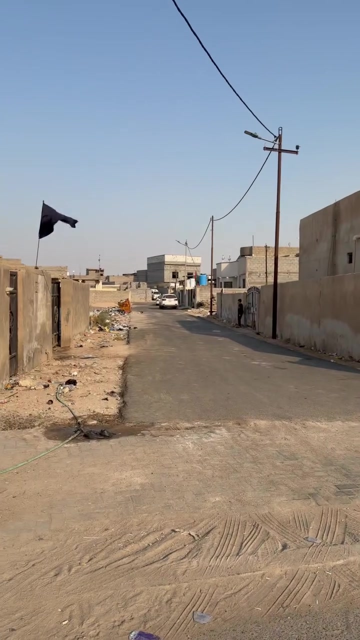 سلام عليكم 

بيت لبيع في منطقة حي العسكري قرب محكمة الجديدة 

موقع مميز و يوجد كل خدمات تبليط جديد  و مجاري جديده

البيت ثاني بيت عن شارع المحكمة ( مسافه ٣٠ متر عن شارع الرئيسي )

مساحه ٢٠٠ متر بناء سنه ٢٠٢٥ 
طابق واحد ( غرفتين و صاله و مطبخ و دوانيه و حمامات خارجية و داخلية) شغل مرتب و حلو 
  
طابو زراعي سند ٢٥ 

الاستفسار      ***********

السعر ١٣٠ مليون و بيه مجال لشراي

علما ( انا صاحب البيت مو مكتب عقارات)
