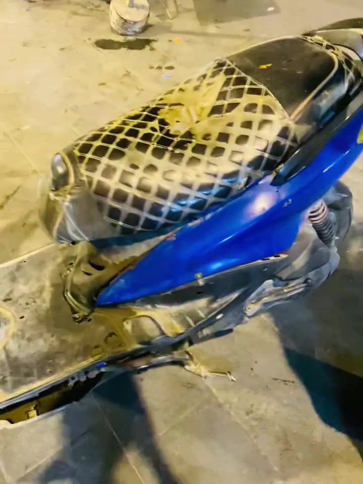 سلام عليكم سكنس ياباني للبيع شغاله سلف هندر لايت عالي ناصي بك لايت اشاير
كلها شغاله الدراجه بيها نقوصات ابيعك كوم حديد سعرها ٢٠٠ قفل مامتواجد ماسنجر فقط واتساب هـ***********
