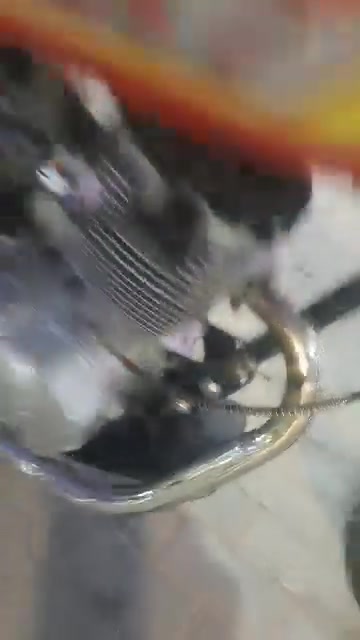 السلام عليكم دراجه سونك 2024 جديده أوراق موجوده كلشي ما بيها نقص ابو الدلفري بوجهك عالشارع عارضها 700 وبيها مجال مكان بغداد اتصال واتساب ***********
