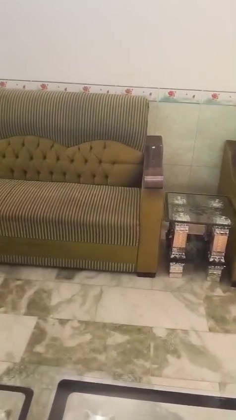 السلام عليك للبيع قنفات السعر ٥٠٠٠ الف وبيهن مجال بسيط العنوان كربلاء طويرج للإستفسار الاتصال ع الرقم ***********
