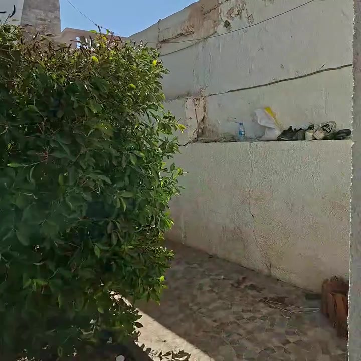 دار للإيجار ١٥٠ متر غرفتين نوم و إستقبال و حديقة 
📍شارع جليل القصاب ، القادسية ، تكريت 
قيمة الإيجار الشهري : 250 الف 
*********** 
0771998585 
أتصال + واتساب
