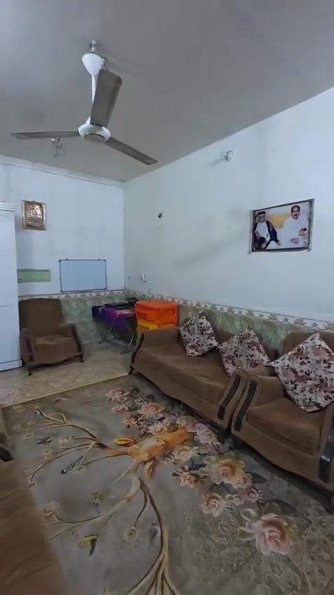دار للبيع في العمارة - مغربه قرب السوق على شارع عشرين بظهر الاربع سايدات بين نهاوند ومغربه قريب على قسم البلدية. 
📐 المساحة: 160 متر. 
📜 الملكية: طابو صرف قديم. 
🏠 التفاصيل: طابقين طارمة واستقبال ومطبخ وصالة و ٤ غرف نوم  و٢ حمامات و٢ مناور  وبلكونه/
سنة البناء ٢٠١٤ مرمم بسنة ٢٠٢٠
رقم العقار(601)

للاستفسار التواصل او الاتصال على رقم صاحب الدار. 

***********
