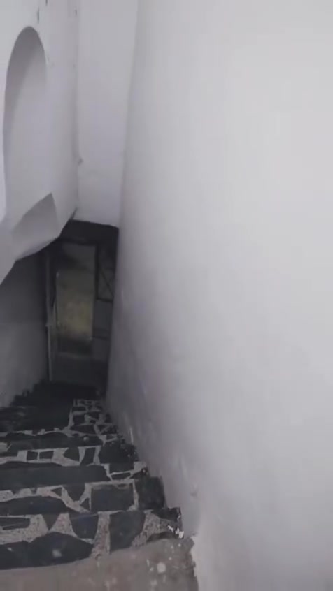 بيت طابق ثاني لليجار استقبل حولي خدمات مطبخ غرفه نوم موقع ع متنزه ***********
