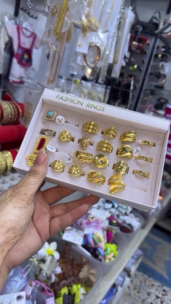 ✨ كلشي تحتاجوه للأناقة موجود عدنا 🤍
ملابس نسائية 👗 | أحذية 👠 | عطور 🌸 | إكسسوارات 💎
وتشكيلة متنوعة ترضي كل الأذواق وبأسعار حلوة 😍

📍 العنوان: سبع البور – نهاية الألف، مقابل شركة نوارس
📞 للطلب والاستفسار: ***********

نورتونا وتشرفونا 🤍✨
